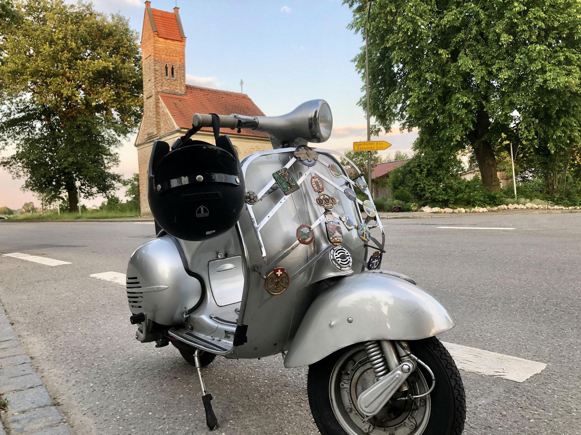 Vintage Vespa mit Chrom Details