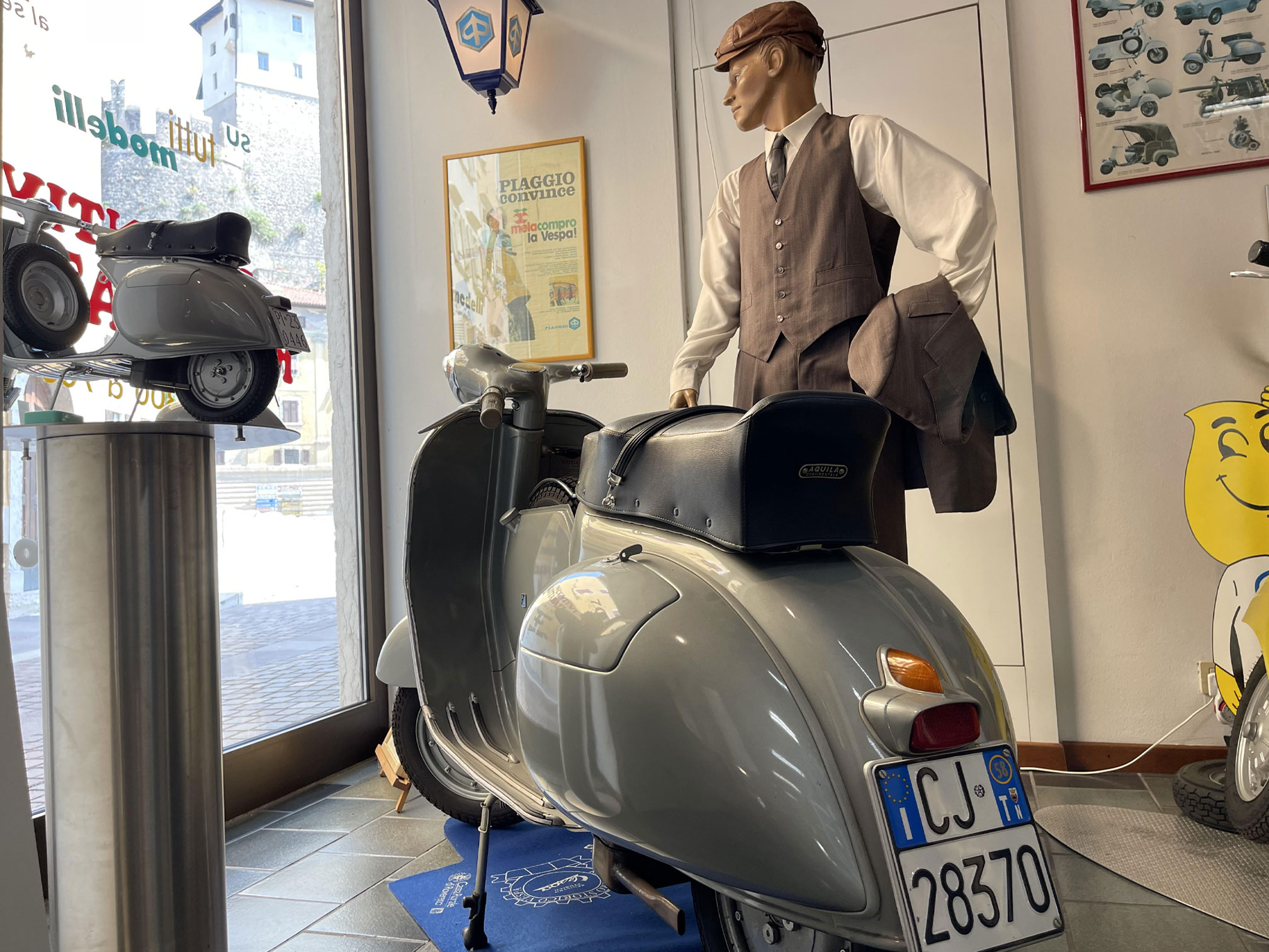 Vespa Tour in Augsburg Altstadt